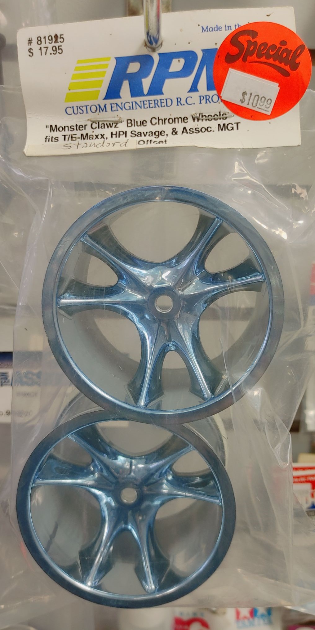 RPM 81915 Monster Clawz Blue Chrome Wheels.jpg